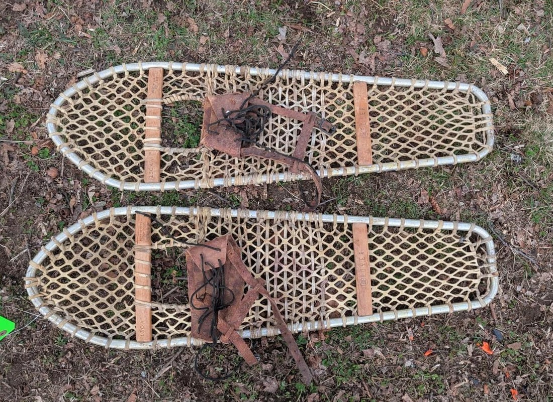 Aluminum Snowshoes (1 of 4)