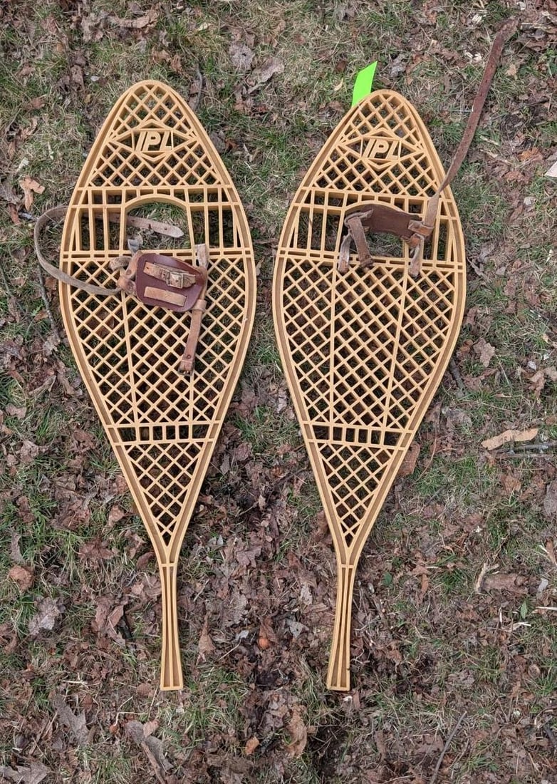 Pair IPL Poly Snowshoes (1 of 5)