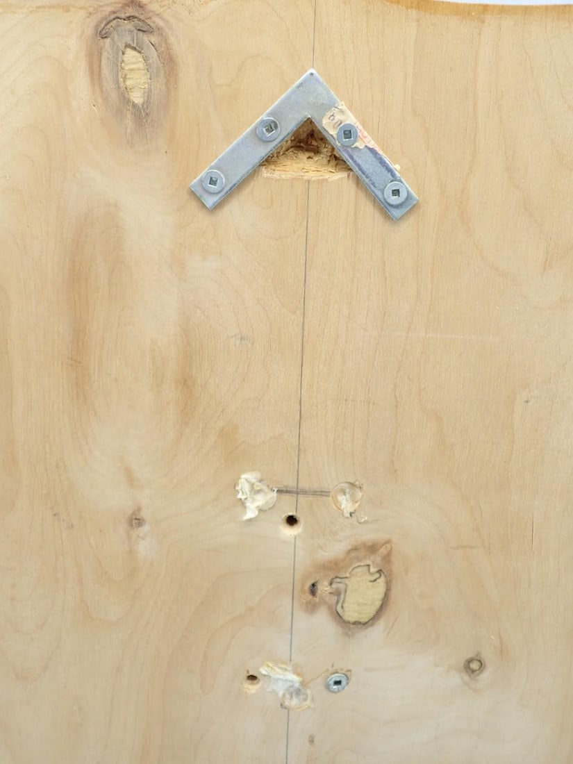2-Place Rifle Rack Made of Deer Legs & Spike Horn Centerpiece - 12