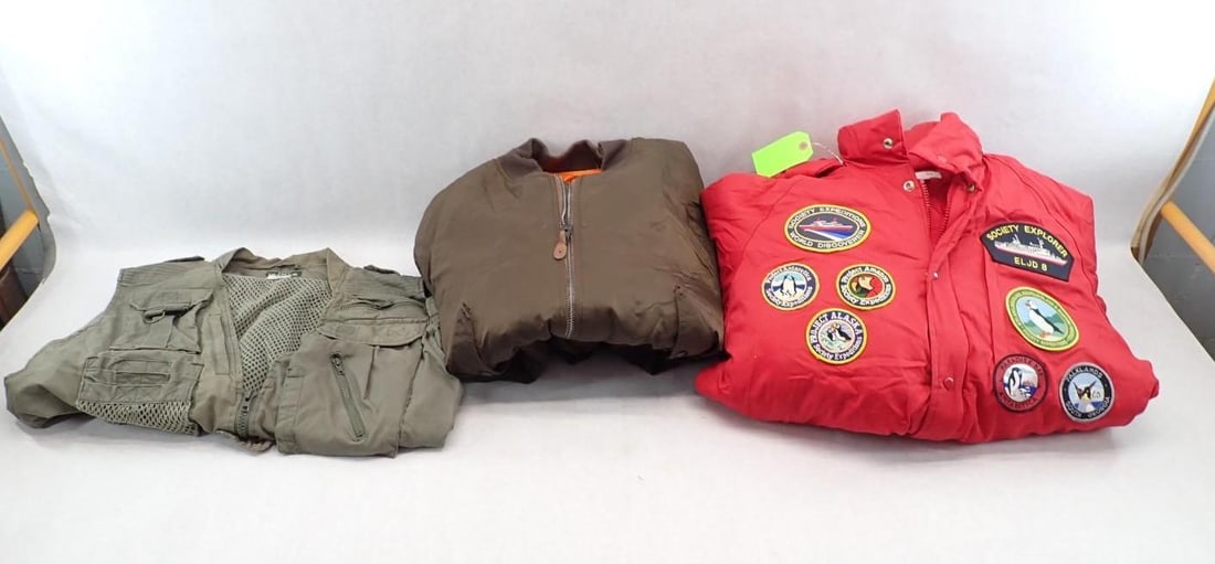 (19+/-) Outdoor Jackets & Vests: Size Large & X-Large
