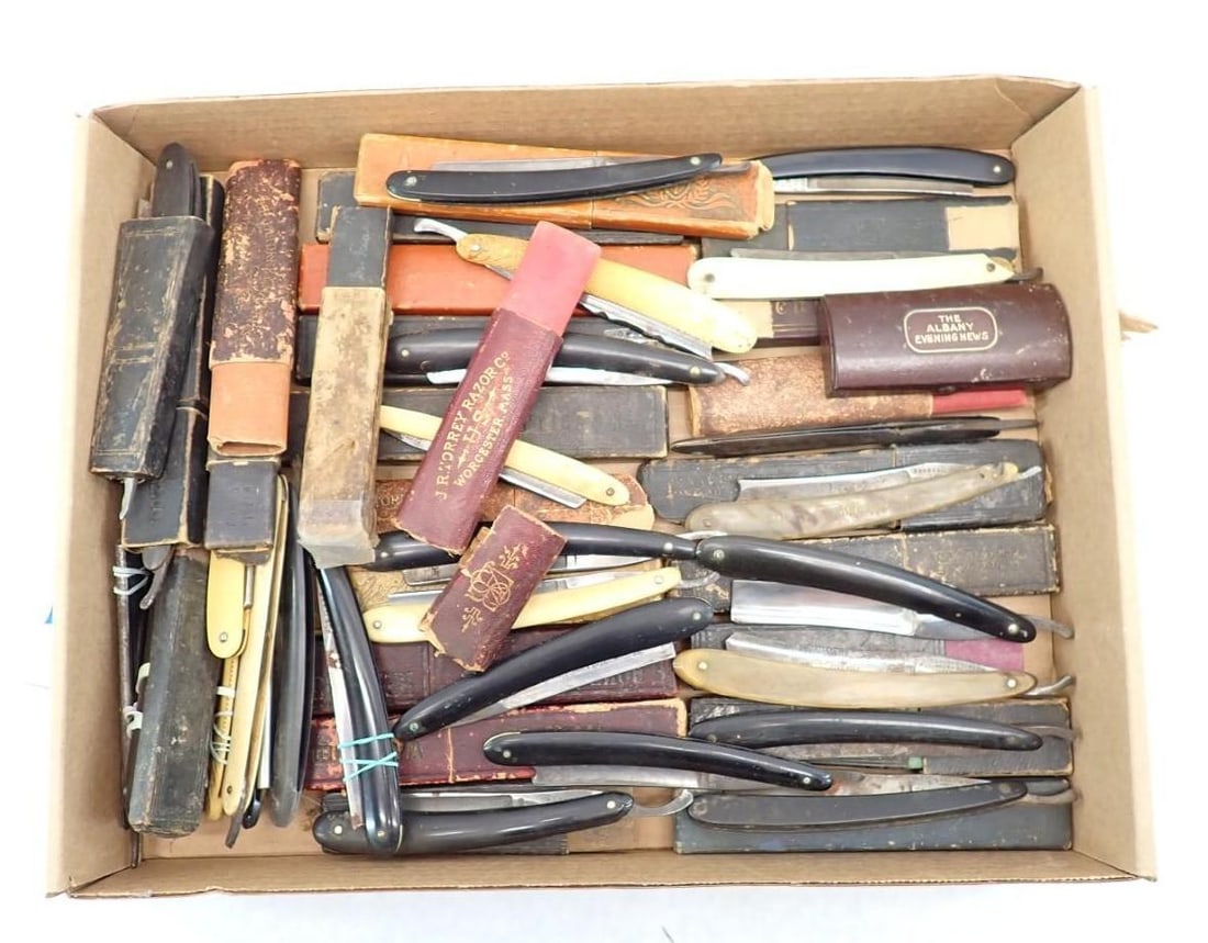 (27+/-) Antique Straight Razors (1 of 9)