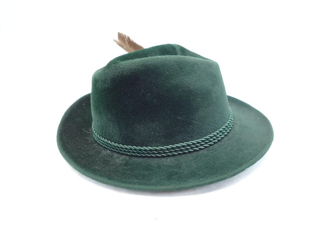 (9) Trekking Hats & Lederhosen Pins - 16