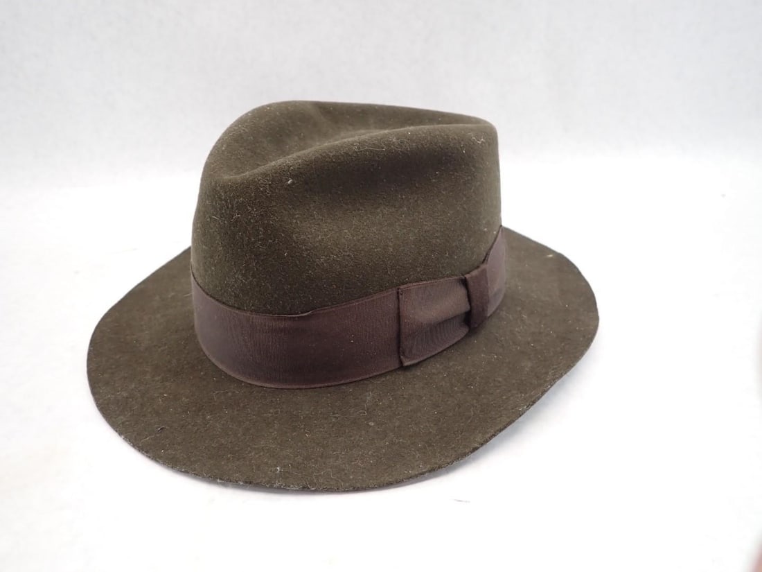 (9) Trekking Hats & Lederhosen Pins - 20