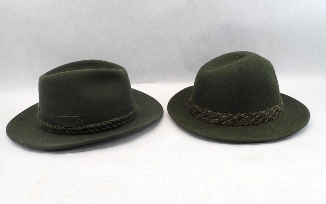 (9) Trekking Hats & Lederhosen Pins - 6