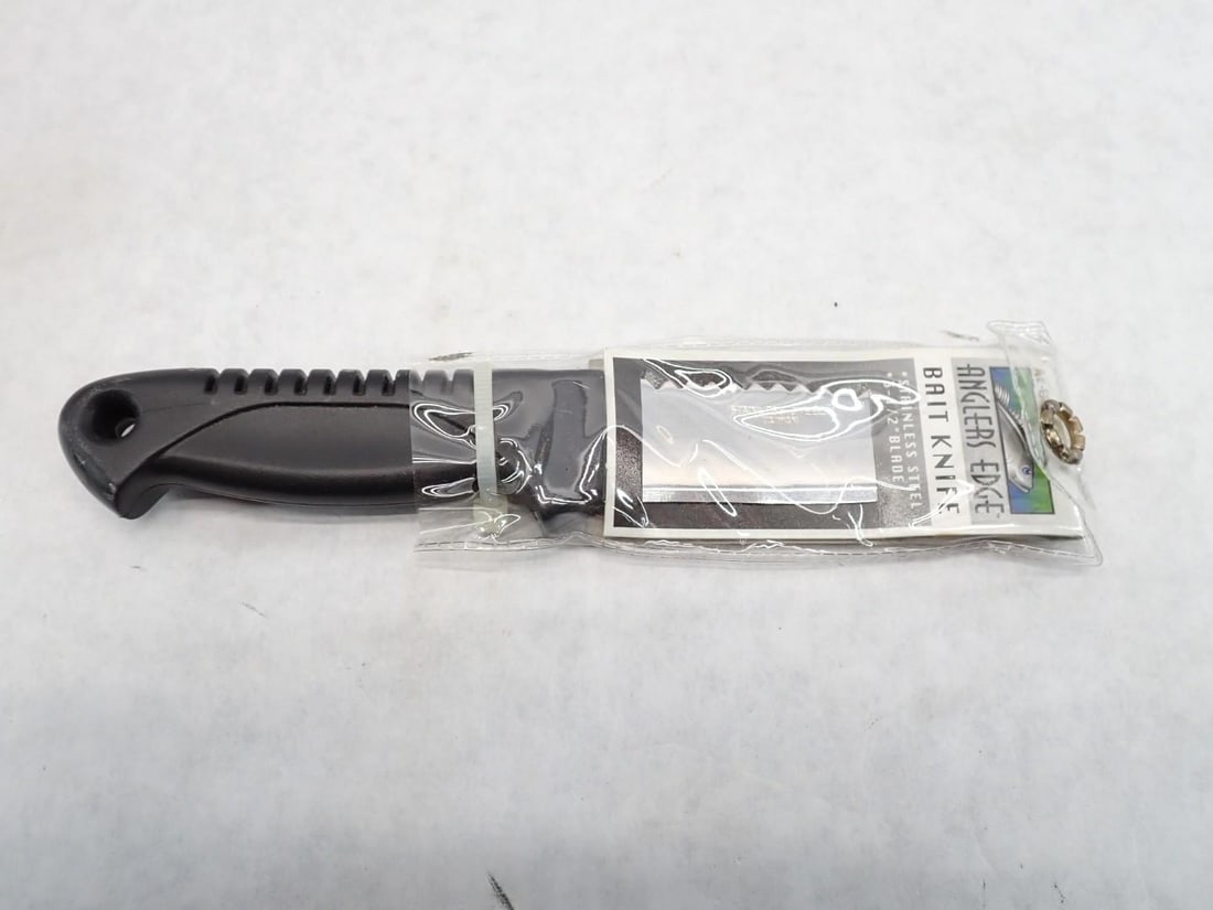 (12+/-) Folding Knives - 12