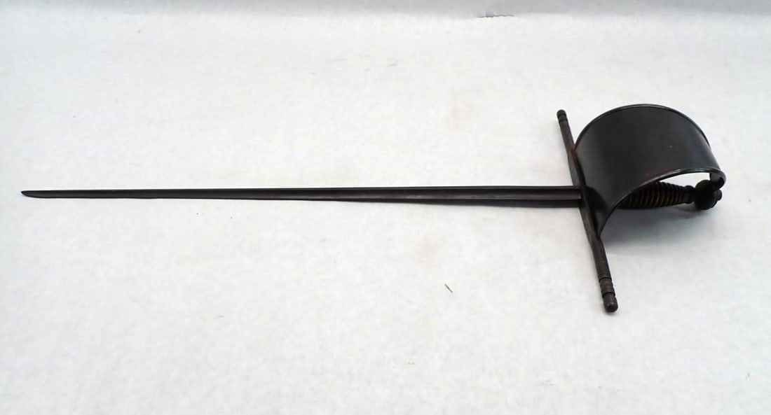 Antique Main Gauche European Sword Trefoil Blade: Blade 20 1/2", Sail style hand guard
