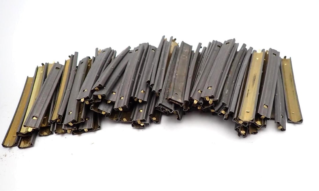 (87+/-) 5 Round Clips: (87+/-) 5 Round Clips