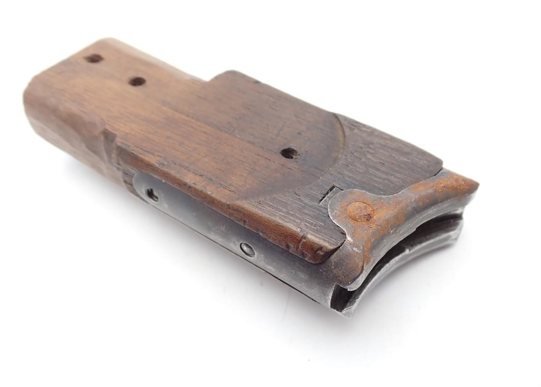 Vintage Luger Stock Connector & Contemporary Grips - 4
