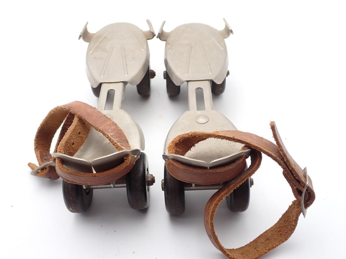 Pair of Vintage Winchester 60 Roller Skates - 6
