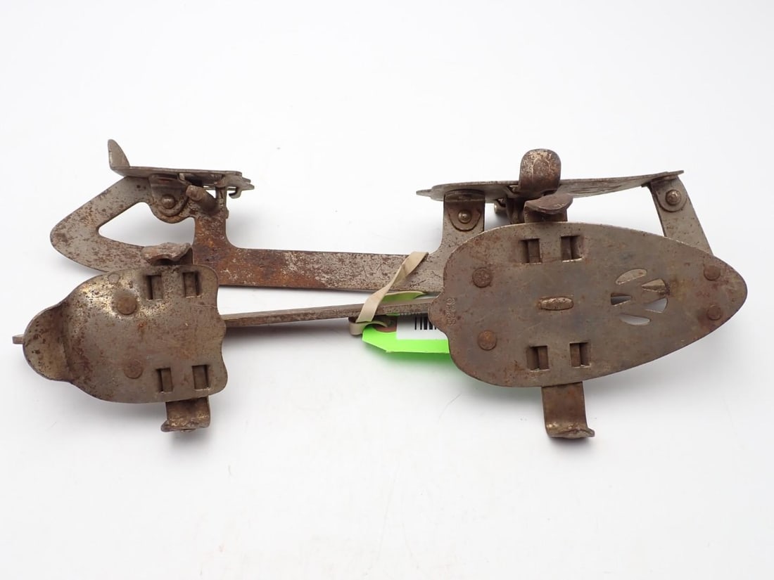 Pair of Vintage Winchester 6223 Ice Skates - 2