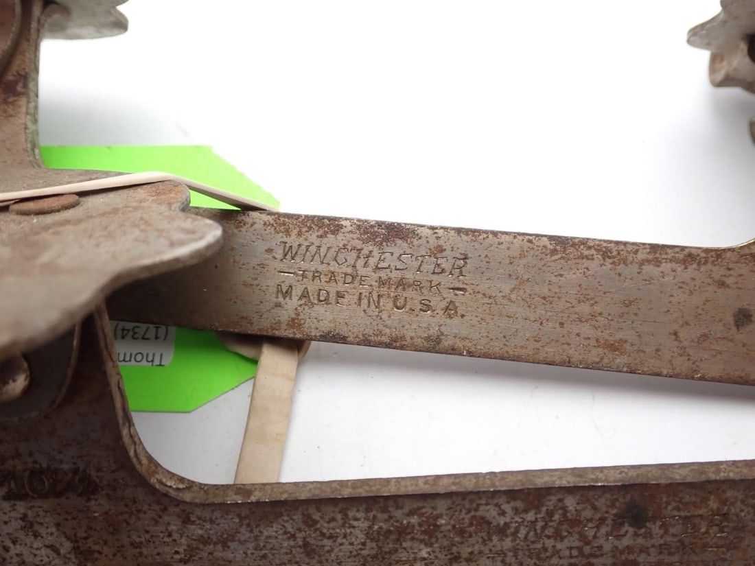 Pair of Vintage Winchester 6223 Ice Skates - 4