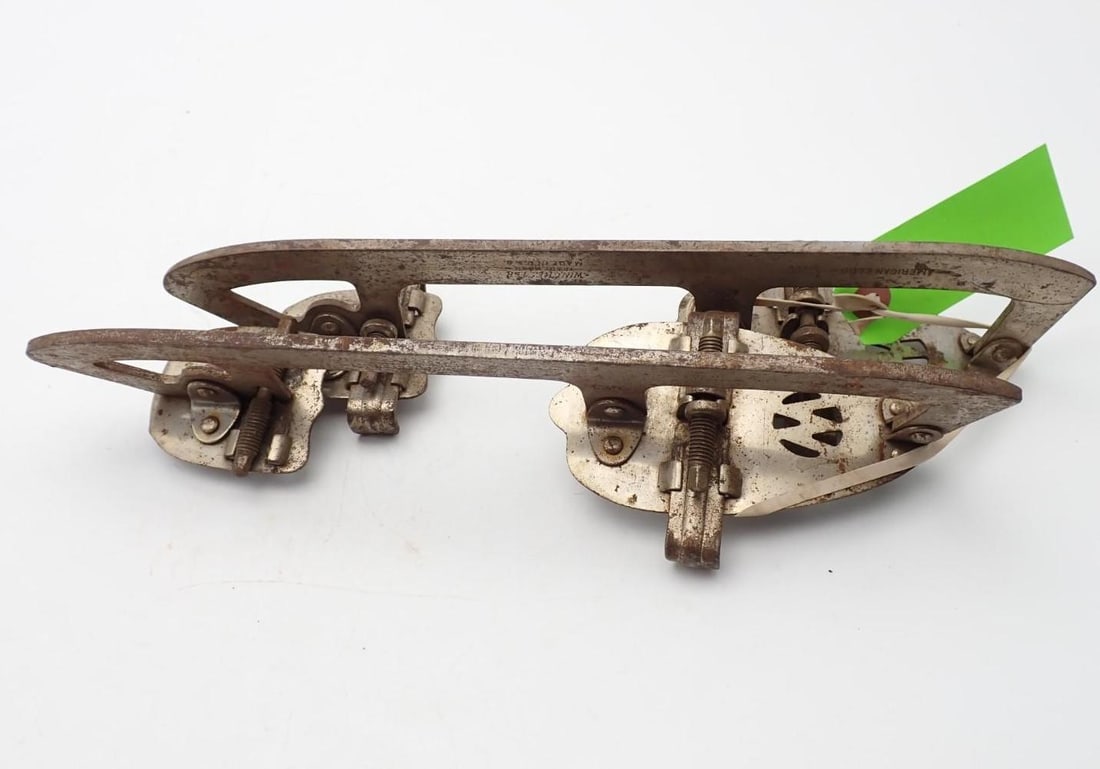 Pair of Vintage Winchester 6223 Ice Skates - 5