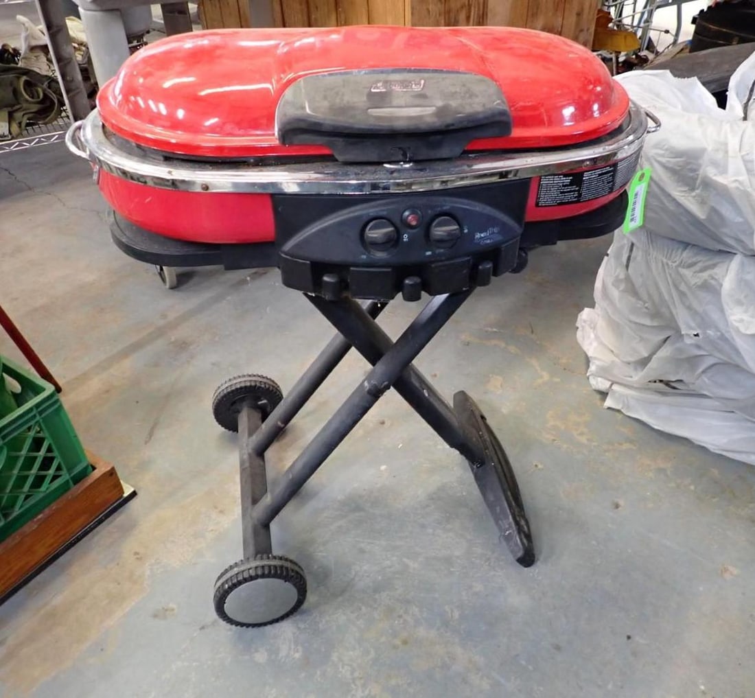 Coleman RoadTrip Grill (1 of 8)