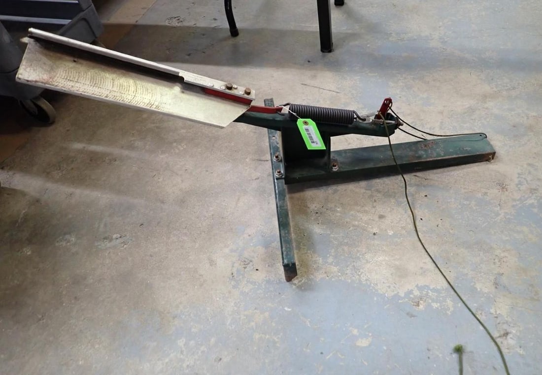 Trius Trap Model 73 Clay Thrower - 2