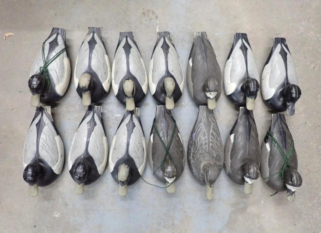 (14) Woodstream Victor D-9 Duck Decoys: varying paint schemes