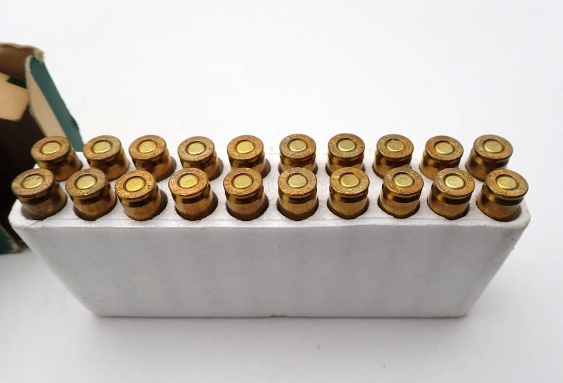 Vintage Box of Remington .32 Remington Cartridges - 4
