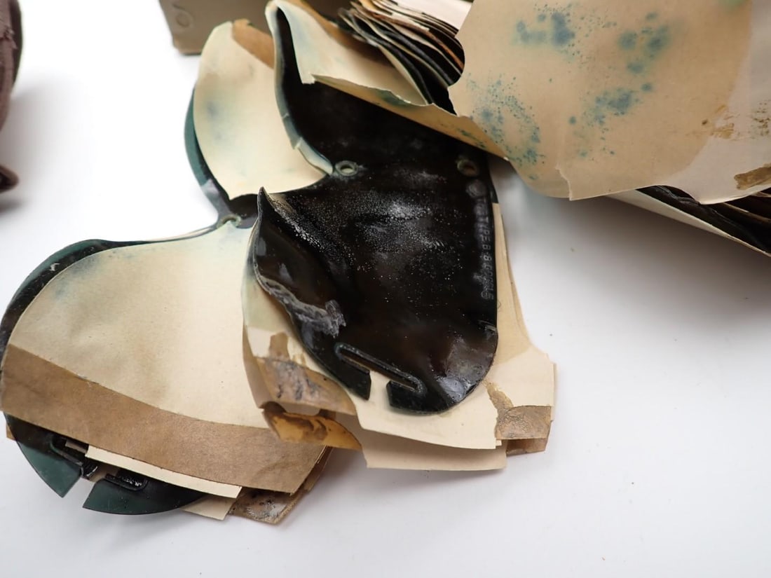 Box of (6) U.S. Type B-8 Flying Goggles - 4