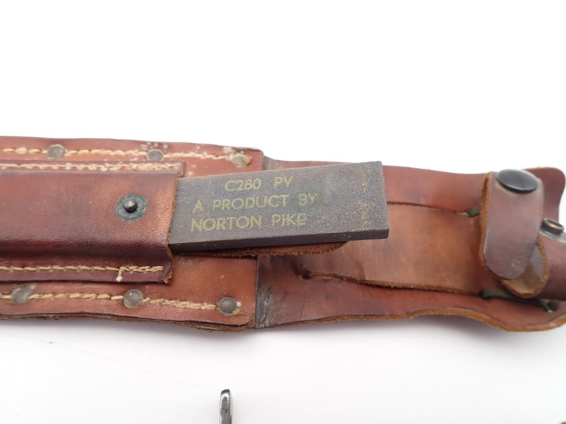 Camillus U.S. Navy Air Force Survival Knife - 3