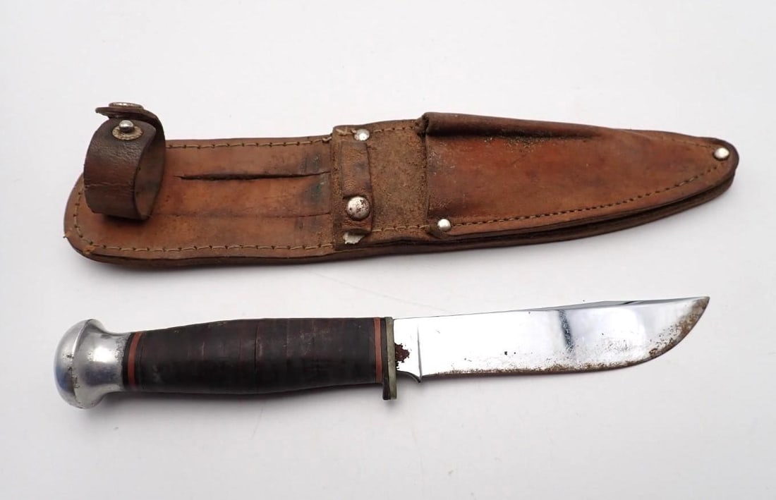 Vintage Case Fixed Blade Knife: 7.625" overall length, with later leather sheath