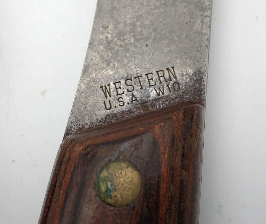Western Hatchet & Fixed Blade Knife - 3