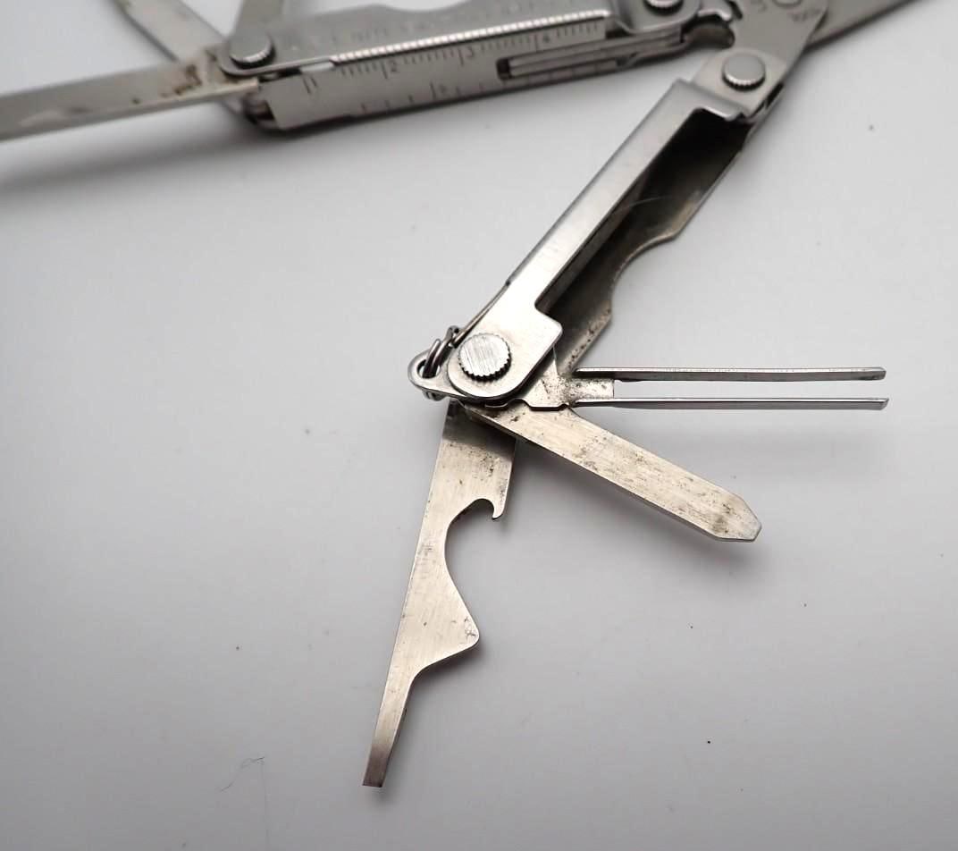 (2) Victorinox Pen Knives & (1) Leatherman Tool - 8