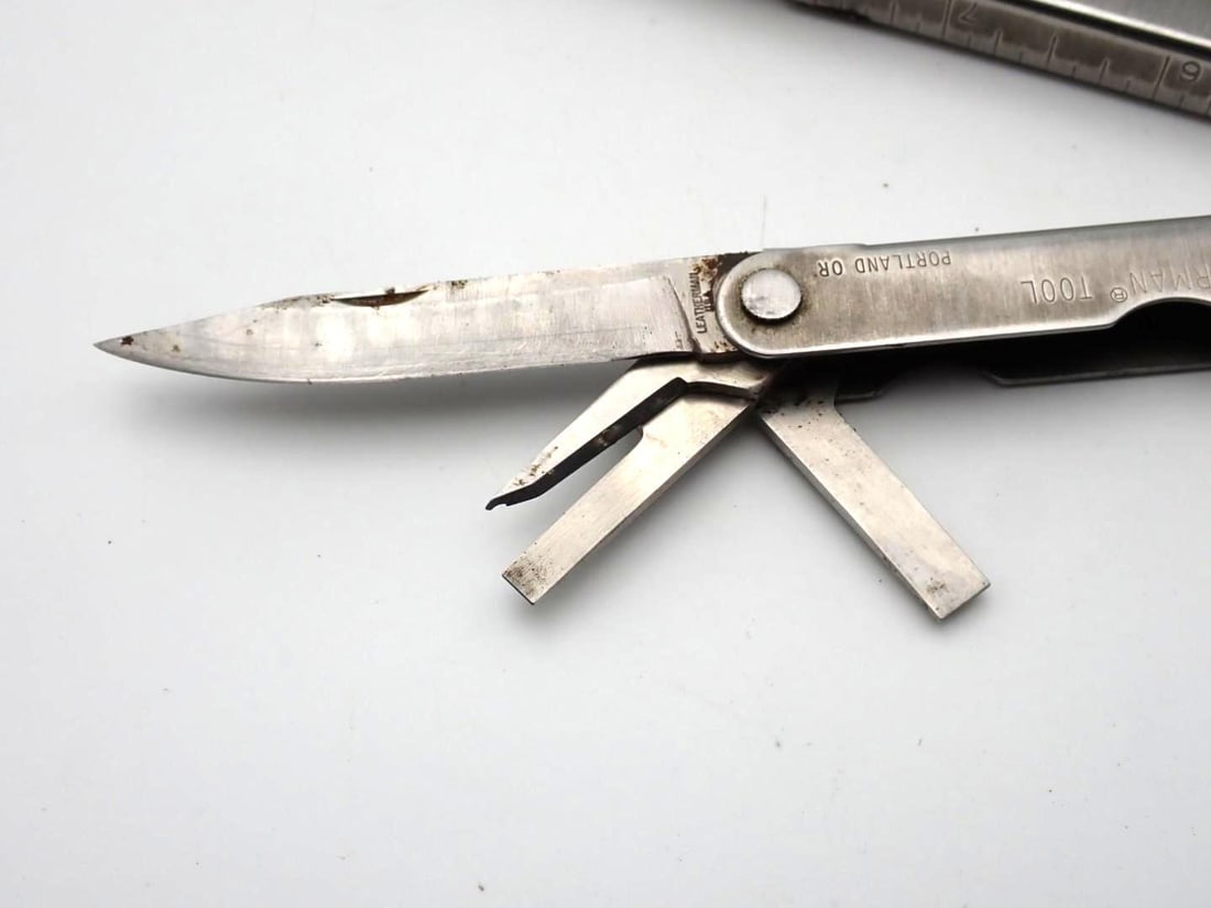 (2) Swiss Army Pen Knives & (1) Leatherman Tool - 7