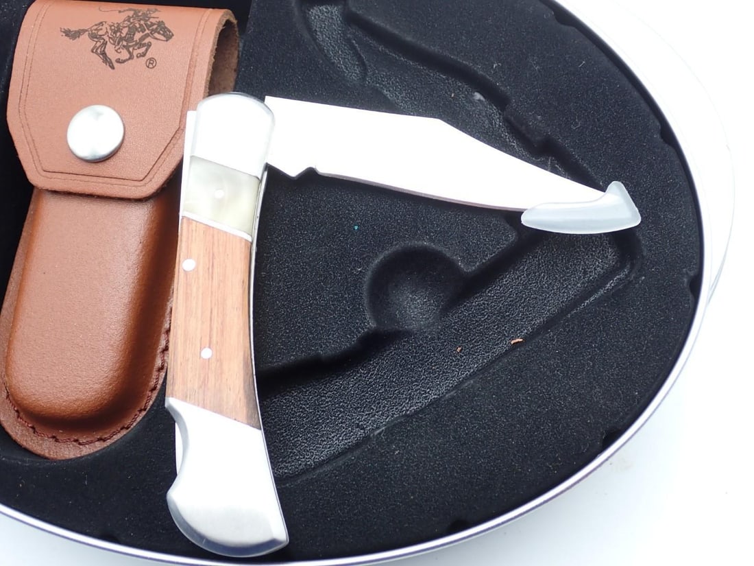 Winchester Folding Knife & Sheath - 4