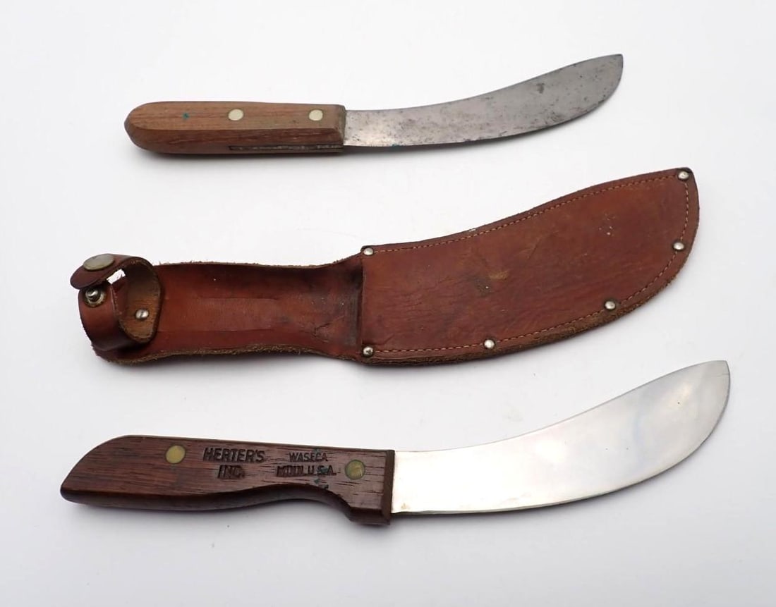 (2) Herters Skinning Knives (1 of 8)
