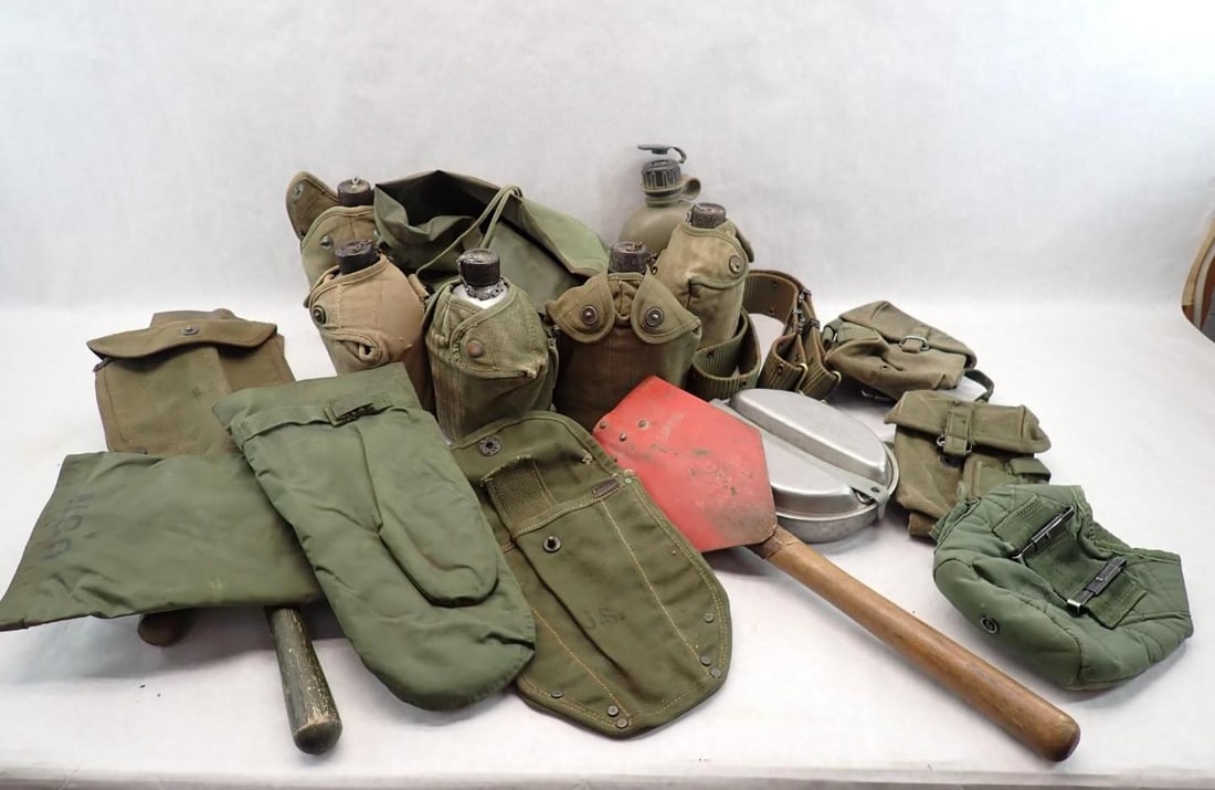 (11) Vintage U.S. Web Gear & Other Articles: (11) Vintage U.S. Web Gear & Other Articles