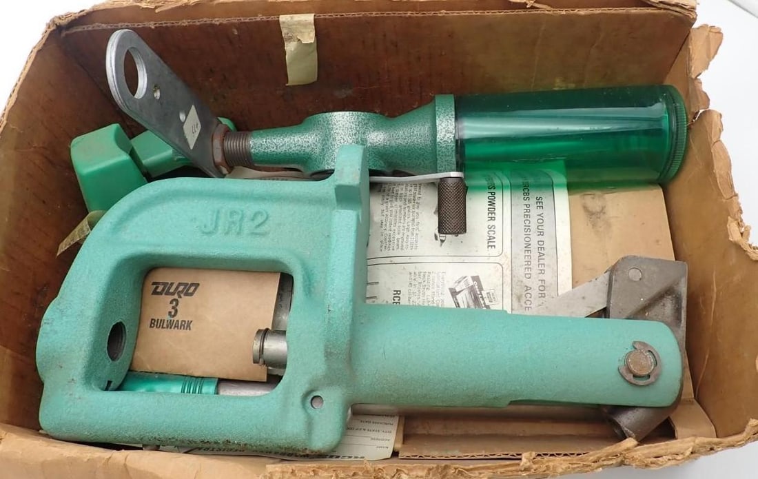 RCBS JR2 Reloading Press & Uniflow Powder Measure (1 of 2)