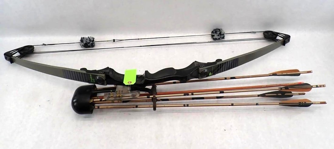 Vintage Shadow 100 Compound Bow: 50# - 60#, 30" - 31" draw