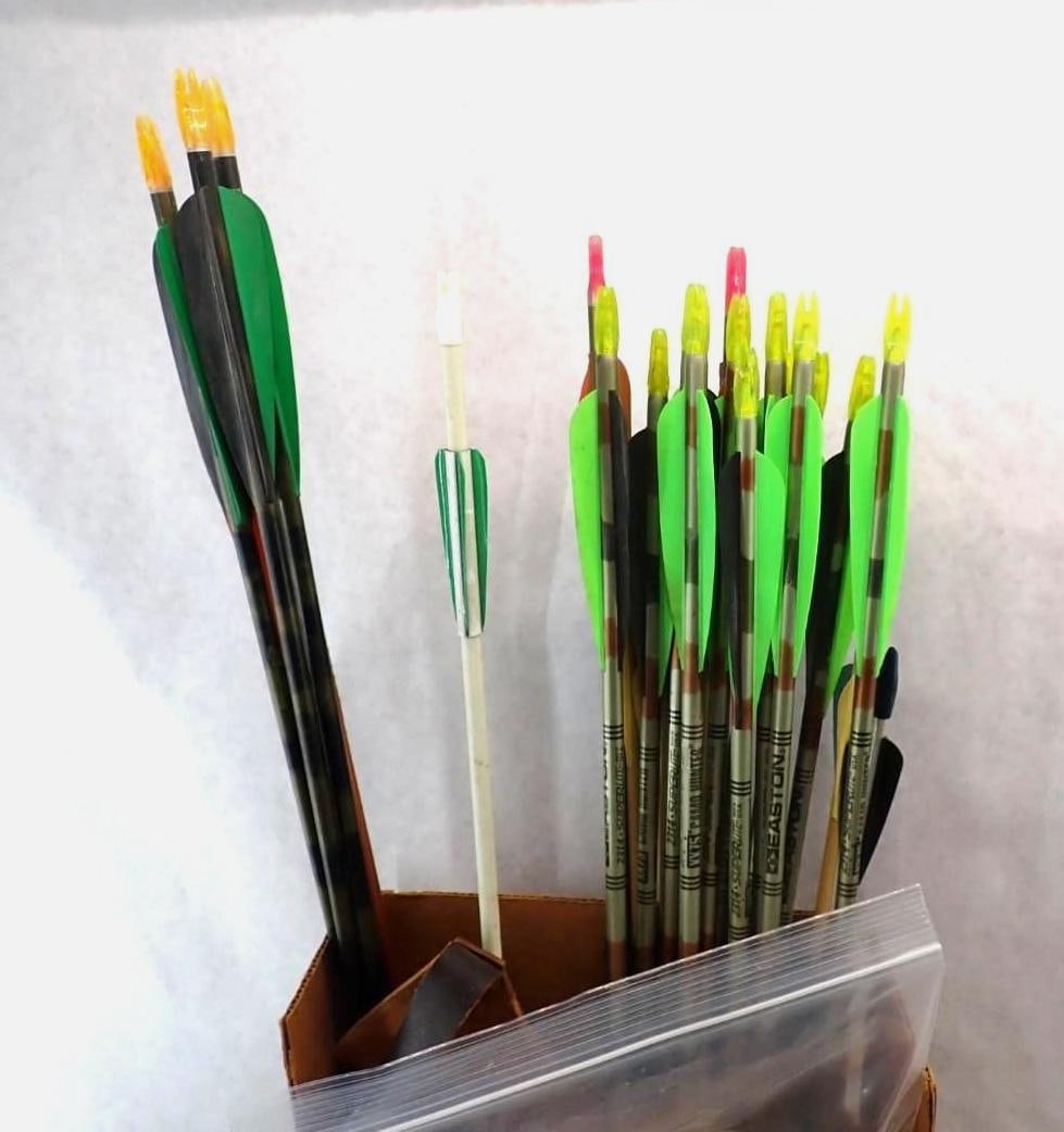 (3) Vintage Fiberglass Bows, Arrows, Quivers & Archery Accessories - 5