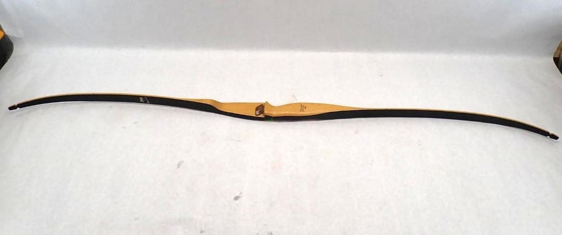 Vintage Bear Bearcat Recurve Bow: AMO 60", 40#