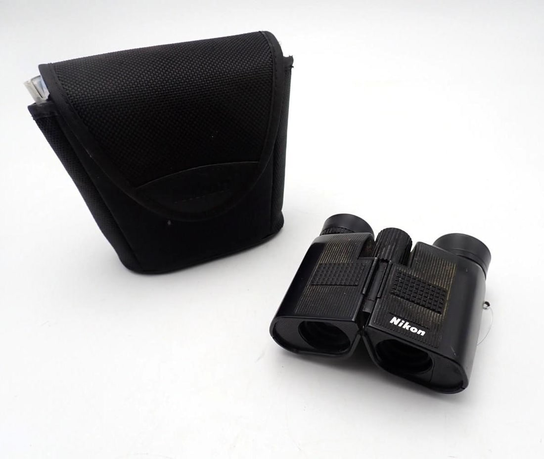 Nikon 7 x 20 Binoculars (1 of 4)