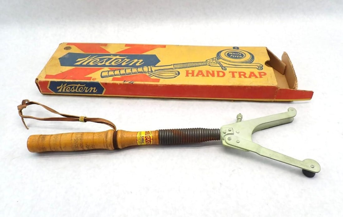 Vintage Western Hand Trap in Box (1 of 2)