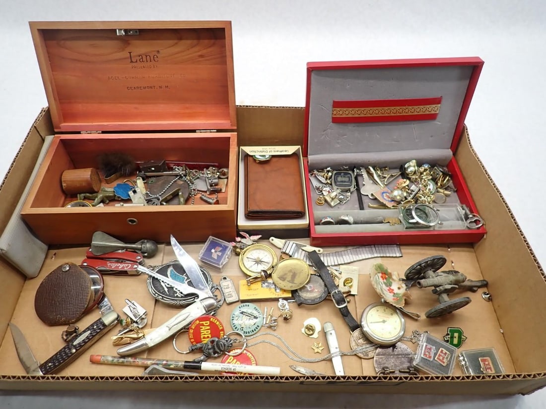 Tray of Jewelry, Pocket Knives & Small Collectibles (1 of 6)