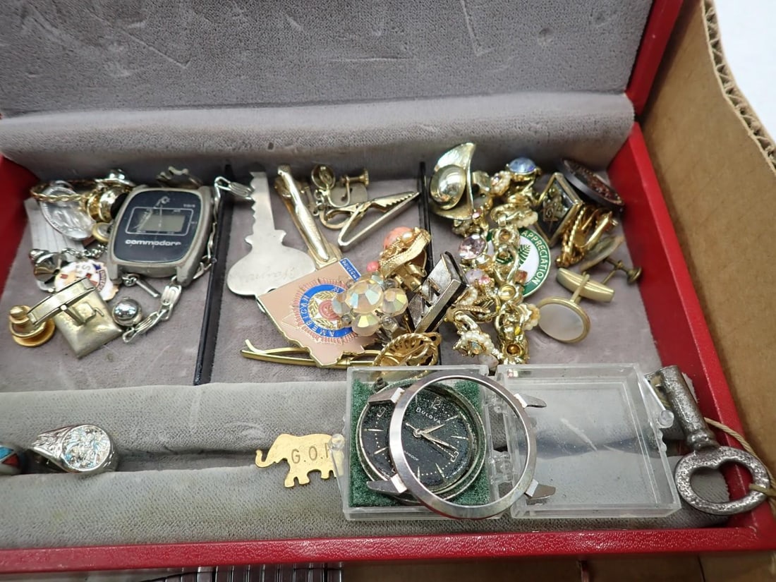 Tray of Jewelry, Pocket Knives & Small Collectibles - 3