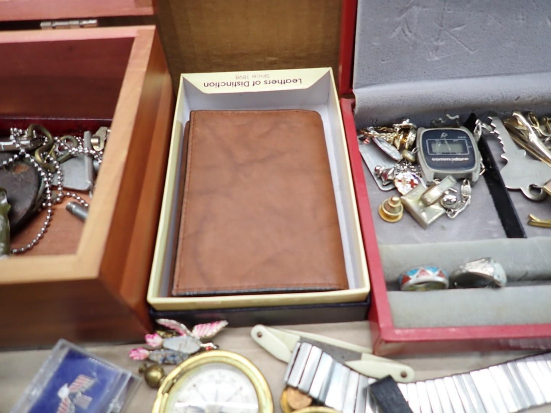 Tray of Jewelry, Pocket Knives & Small Collectibles - 6