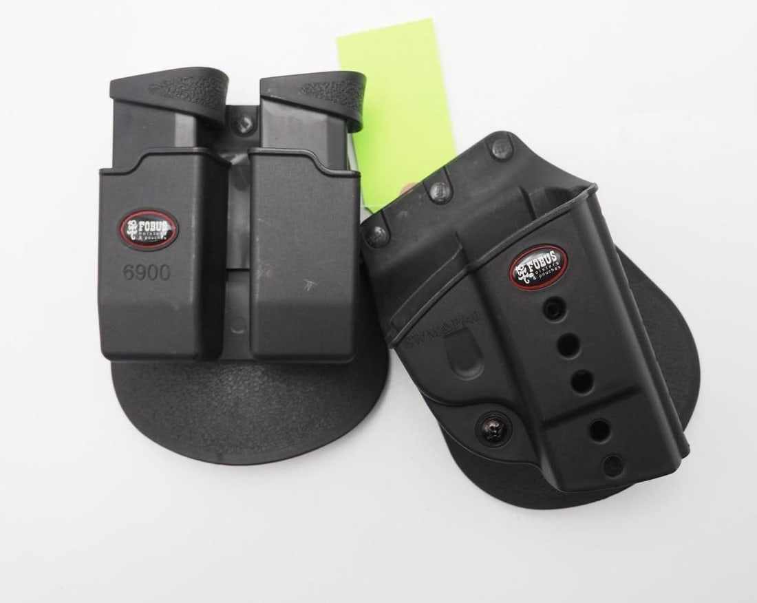 Fobus S&W M&P40 Holster, Double Magazine Pouch & (2) S&W 10 Round Magazines: Fobus S&W M&P40 Holster, Double Magazine Pouch & (2) S&W 10 Round Magazines