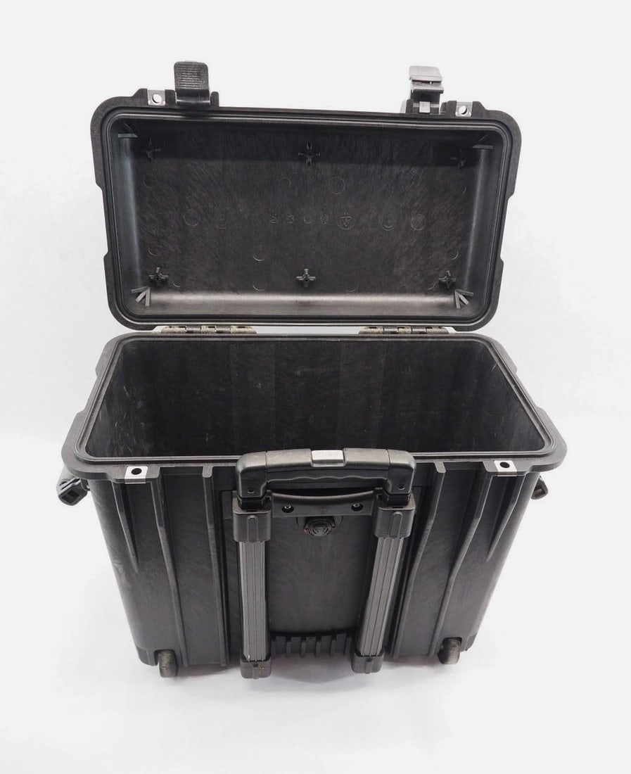 Pelican 1440 Rolling Case - 3