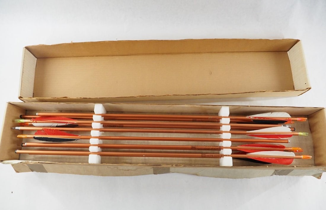 (16) Vintage Arrows - 4