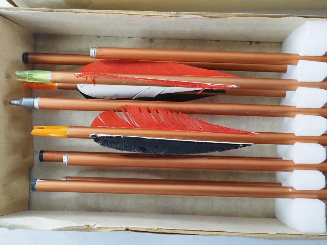 (16) Vintage Arrows - 5