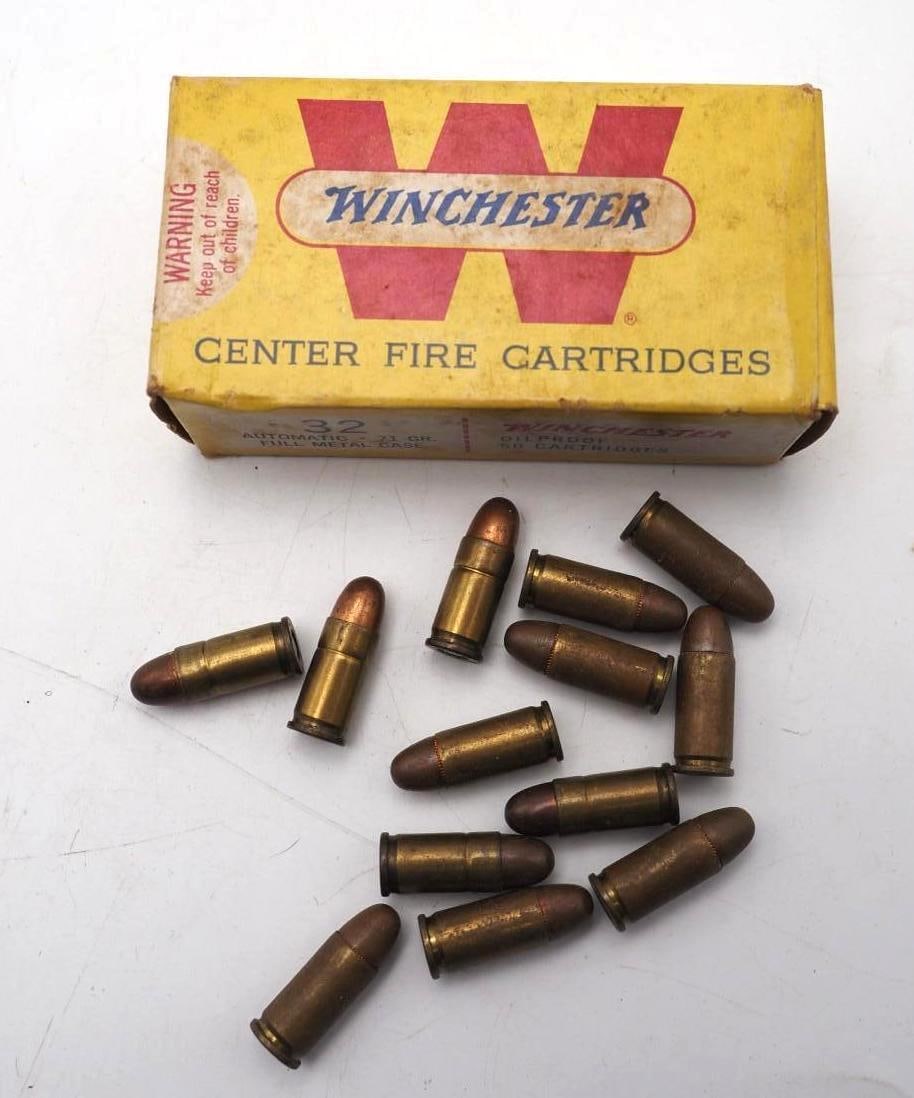 (63) .32 Auto Cartridges: incl. a full vintage Winchester box