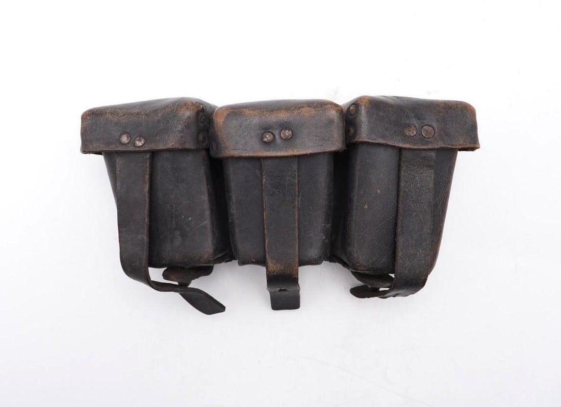 German WWI Leather Cartridge Pouch (1 of 5)