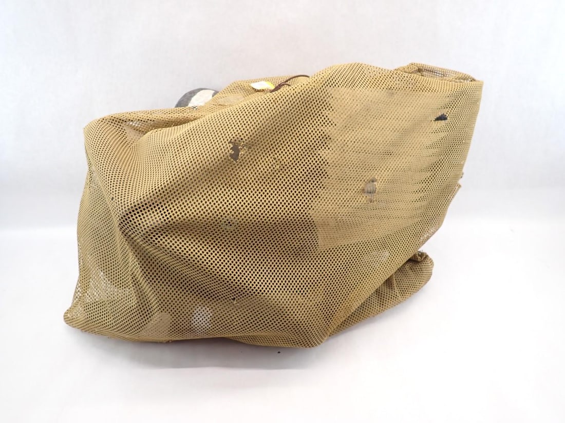 (13) Canada Goose Field Decoys: (13) Canada Goose Field Decoys