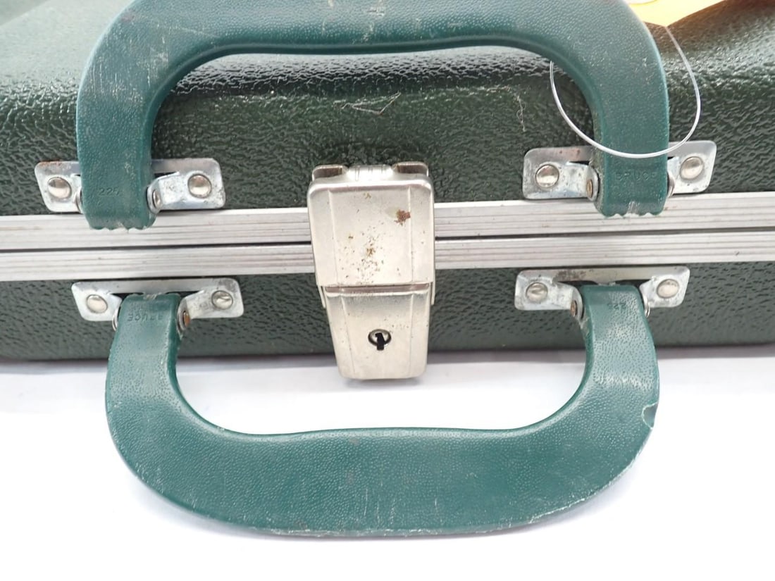 (2) Hard Gun Cases - 15