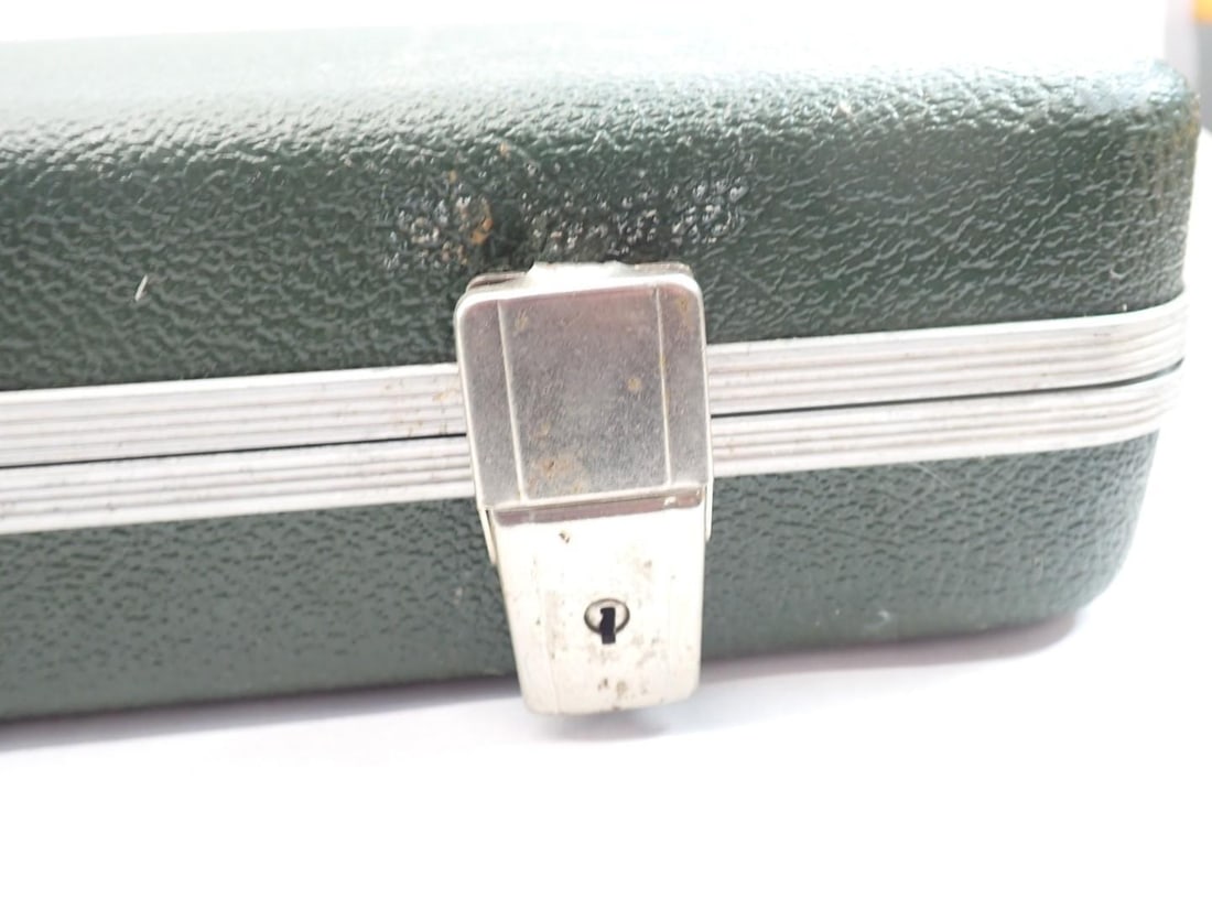 (2) Hard Gun Cases - 17
