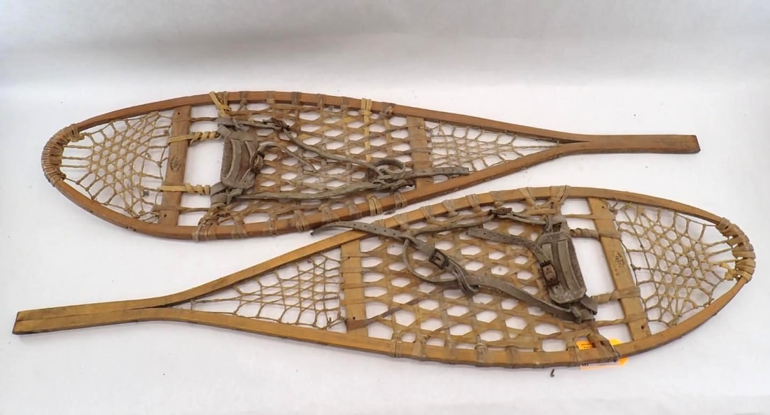 Pair of Faber Wood Snowshoes: 12" x 48"