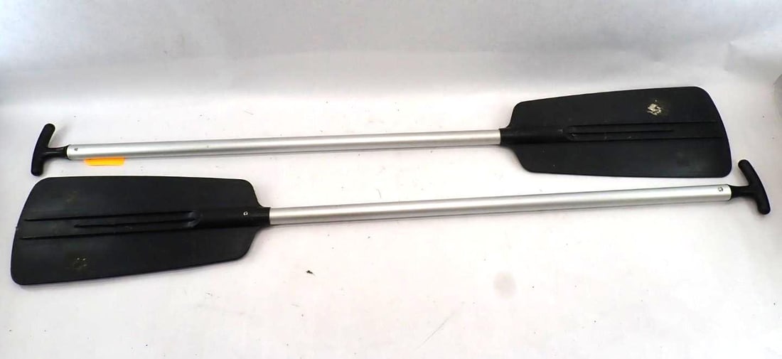 Pair of Aluminum Shaft Paddles: Pair of Aluminum Shaft Paddles