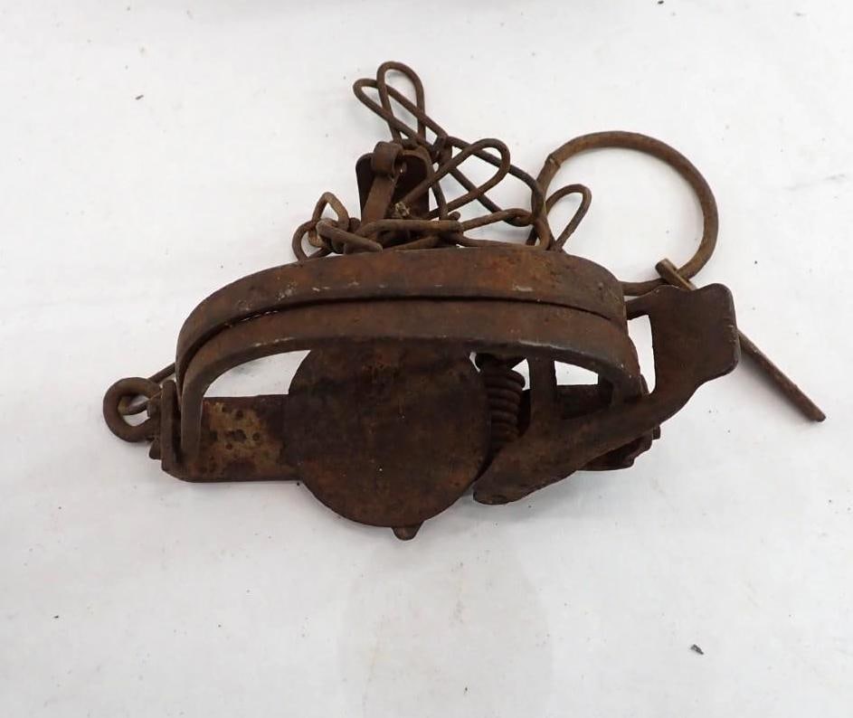 (5) Vintage Traps - 5